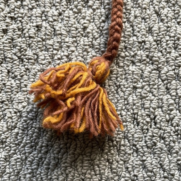 Unisex/Kids Brown & Tan Wool Funny Bear Face Beanie With Pom Pom Strings - Picture 3 of 10